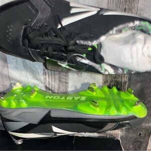 NWT Easton Black and Green Baseball Cleats Mako Metal 8.5 Mens